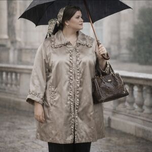 Dennis Basso Taupe Satin Ruffle Trim Full-Length Raincoat Zip Front Sz 1X